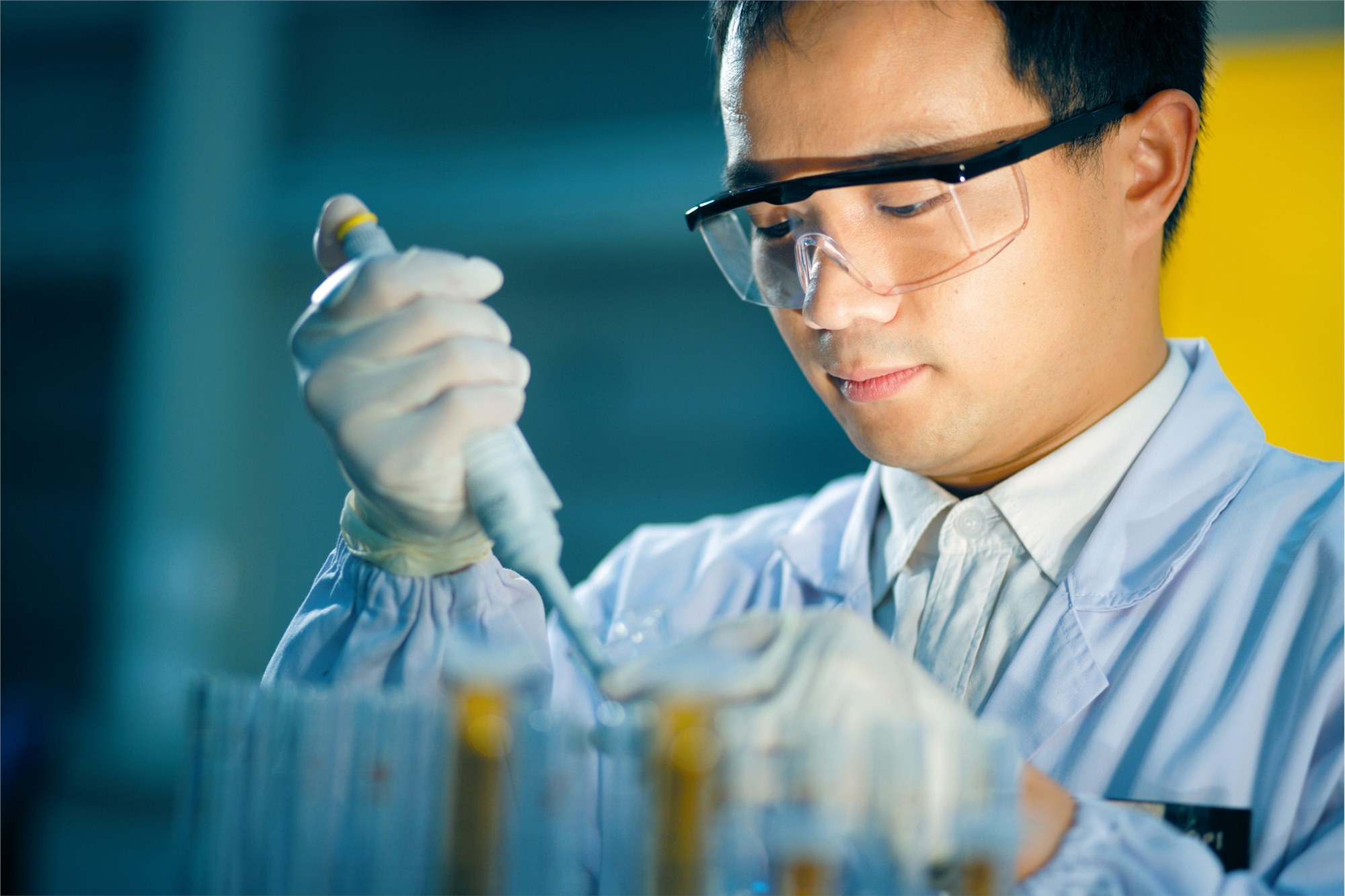 桂林南藥最新開(kāi)發(fā)的馬立巴韋片上市申請(qǐng)獲國(guó)家藥監(jiān)局承辦受理